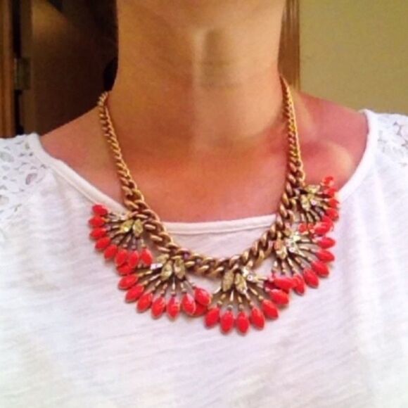 stella & dot ~ warm summer ~ coral cay necklace ~ fun vibrant vacation resort - Picture 9 of 10